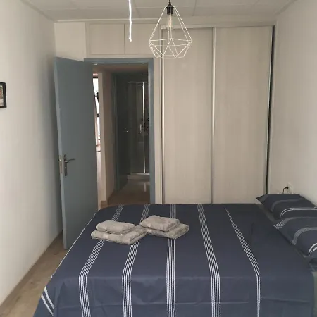 Cosy Flat Next To The ! * Καλέλα