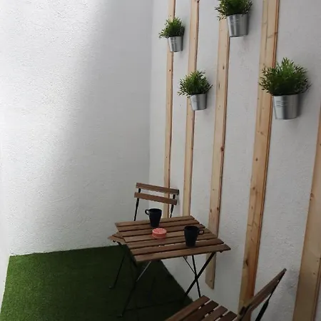 Cosy Flat Next To The ! Καλέλα